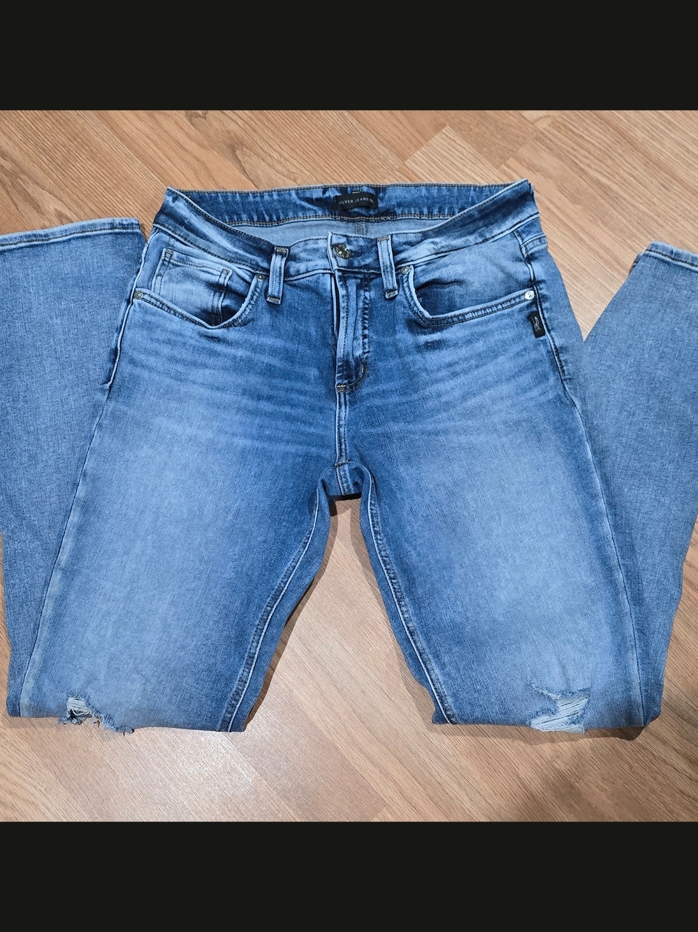 Silver Jeans Women’s Skinny Mid-Blue Distressed Jeans
